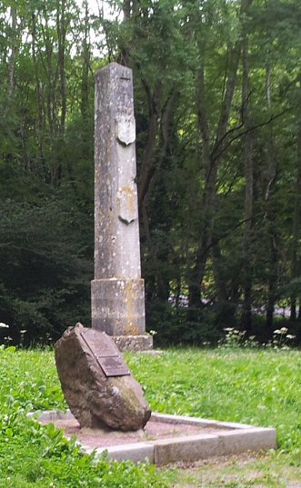 Monument route de Tilly