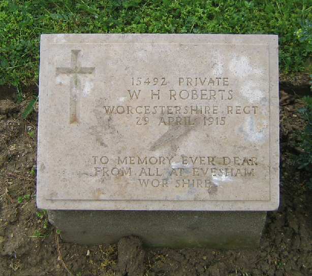 Pte W. H.  Roberts 15492 grave