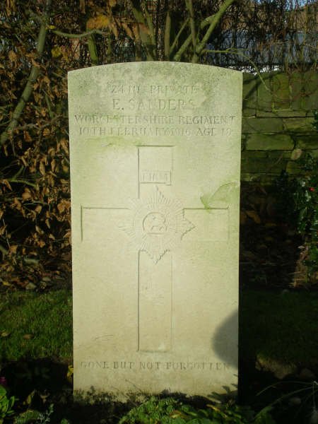 Private Edward Sanders (24111) war grave